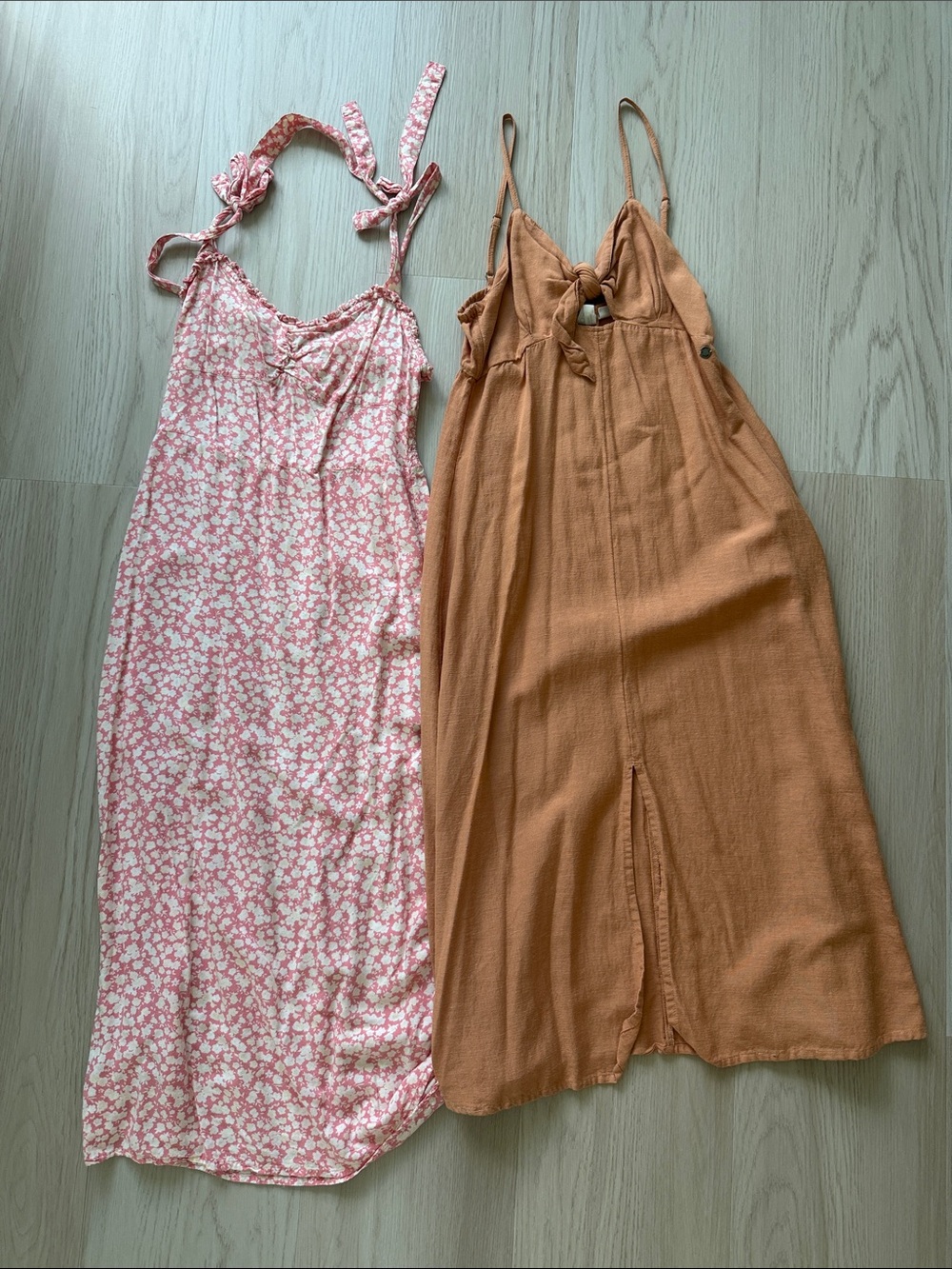 Lot of 2 midi dresses by Billabong & Roxy Medium